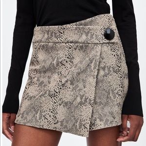 Zara Snakeskin Print Skort